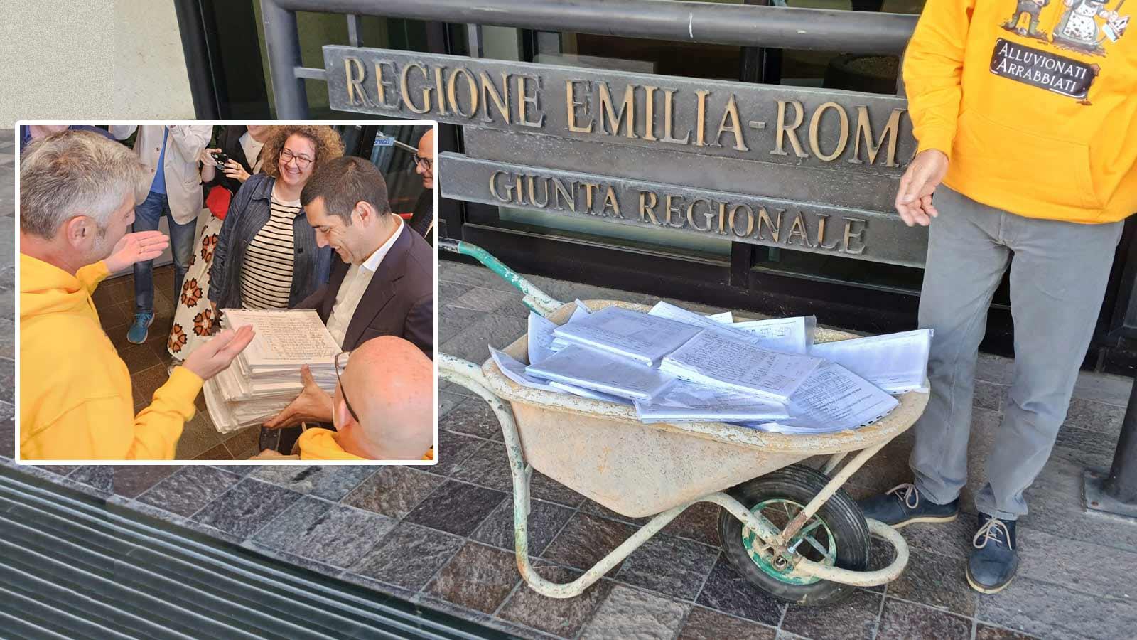 alluvionati faenza consegnano in carriola 20mila firme di protesta a de pascale