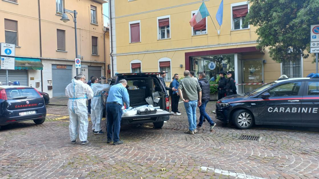 Omicidio Bologna, vigile uccide ex collega di 33 anni ad Anzola. La diretta