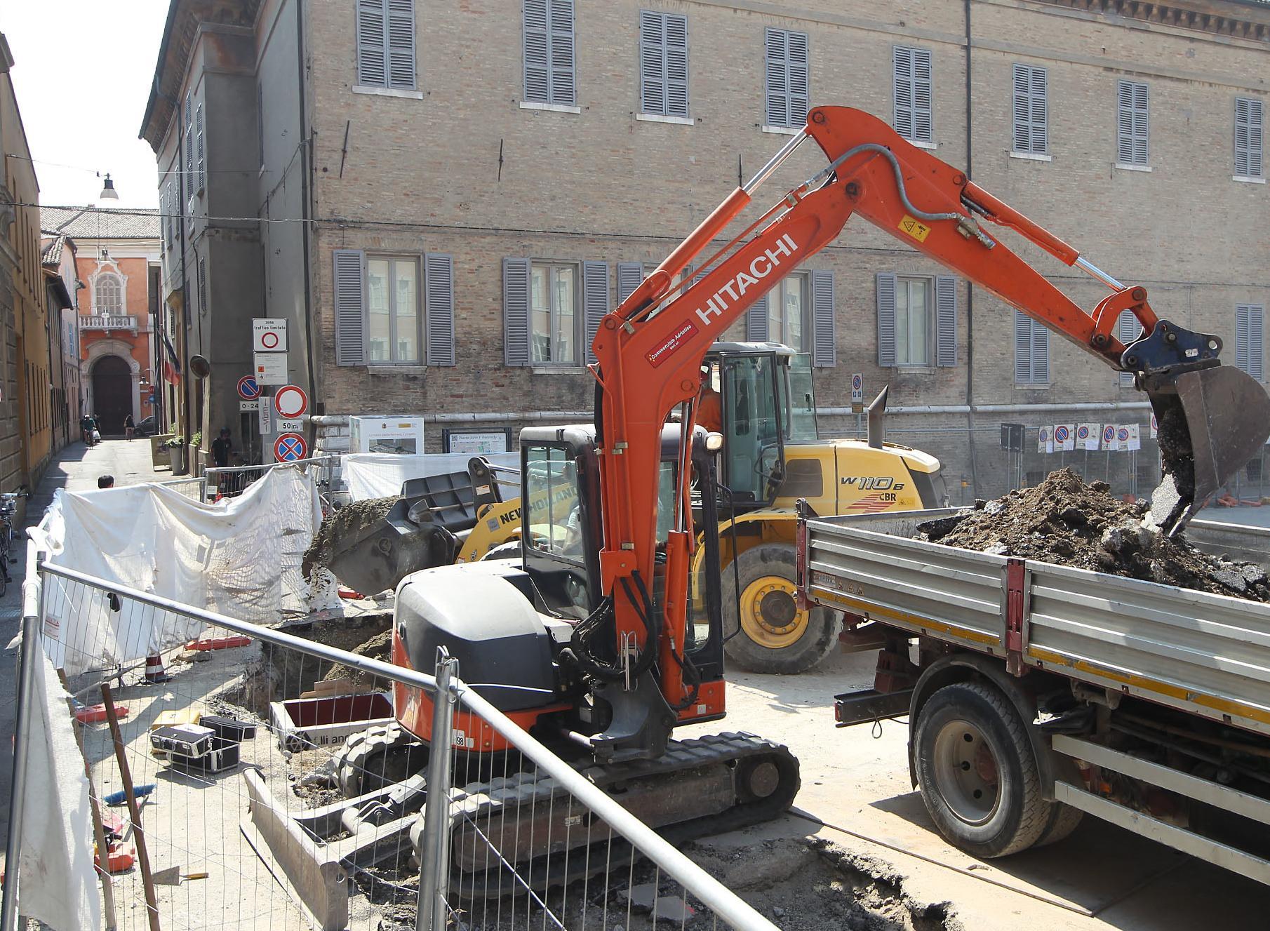Partono i lavori in piazza Matteotti Partono i lavori in piazza Matteotti