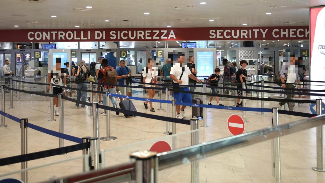 Aeroporto Bologna chiuso due ore, Enac avvia la revoca del manager della sicurezza dopo il falso allarme