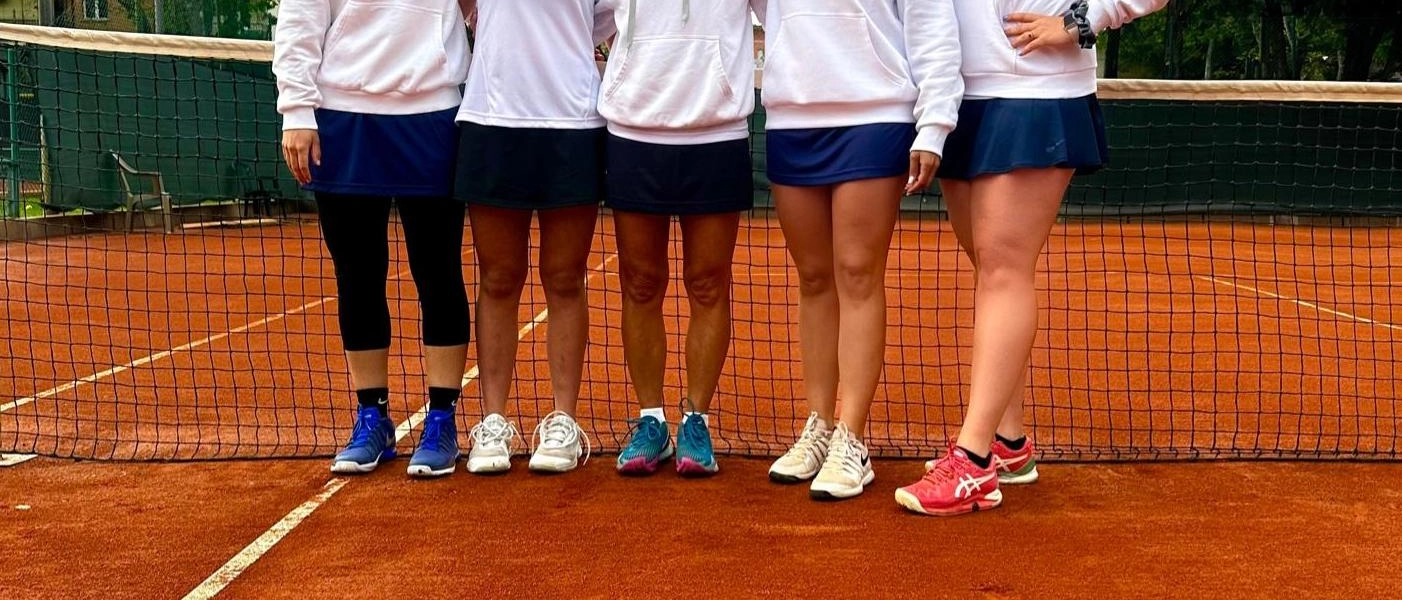 La squadra femminile di serie B2 del Tennis Club Faenza si prepara per l'esordio in campionato senza Chiara Arcangeli, in riabilitazione. Obiettivo: la salvezza.