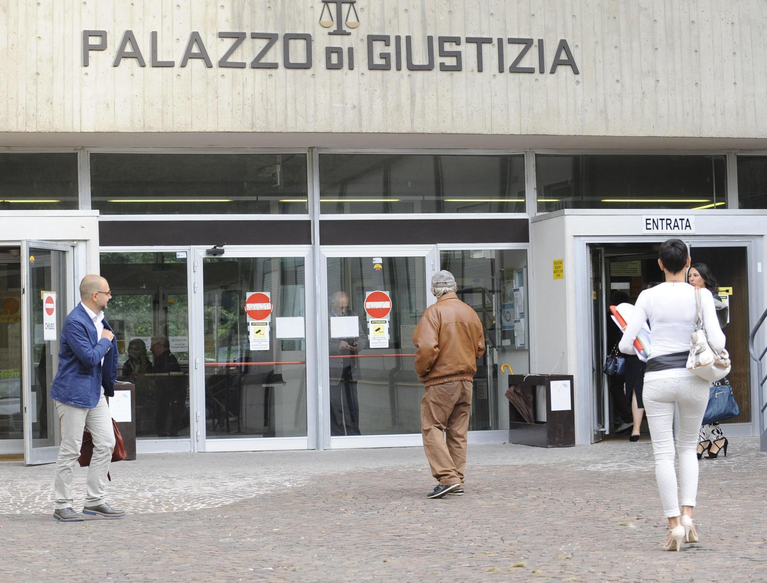 Vende una Mini a un pensionato. Ma l’auto non arriva: a giudizio Vende una Mini a un pensionato. Ma l’auto non arriva: a giudizio