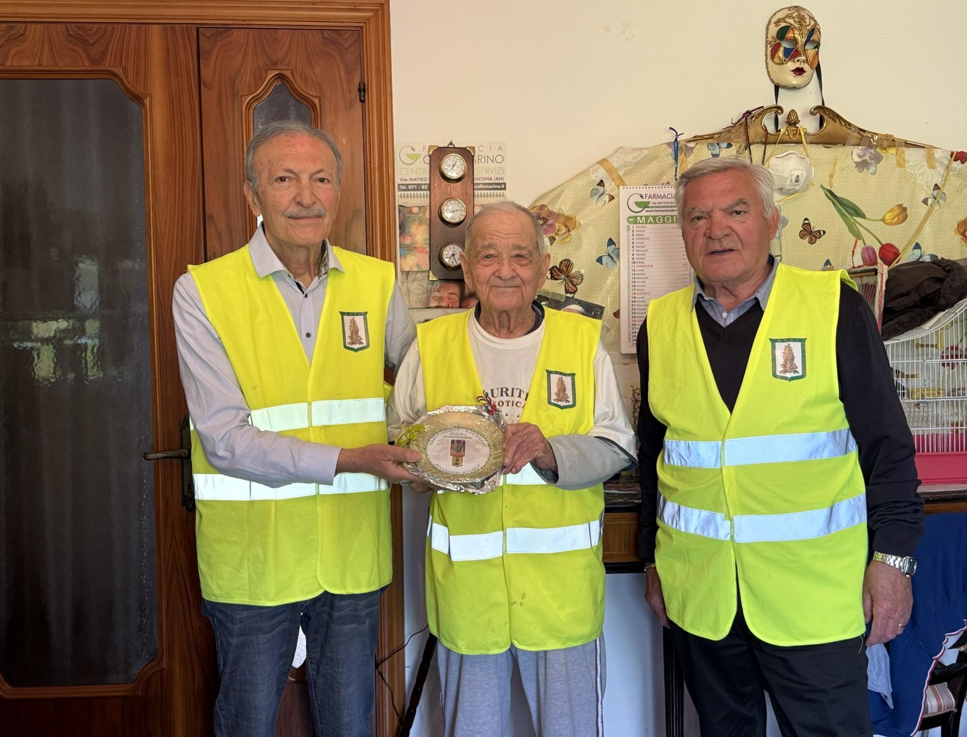 Anfi, i 103 anni del vicebrigadiere Malizia Anfi, i 103 anni del vicebrigadiere Malizia