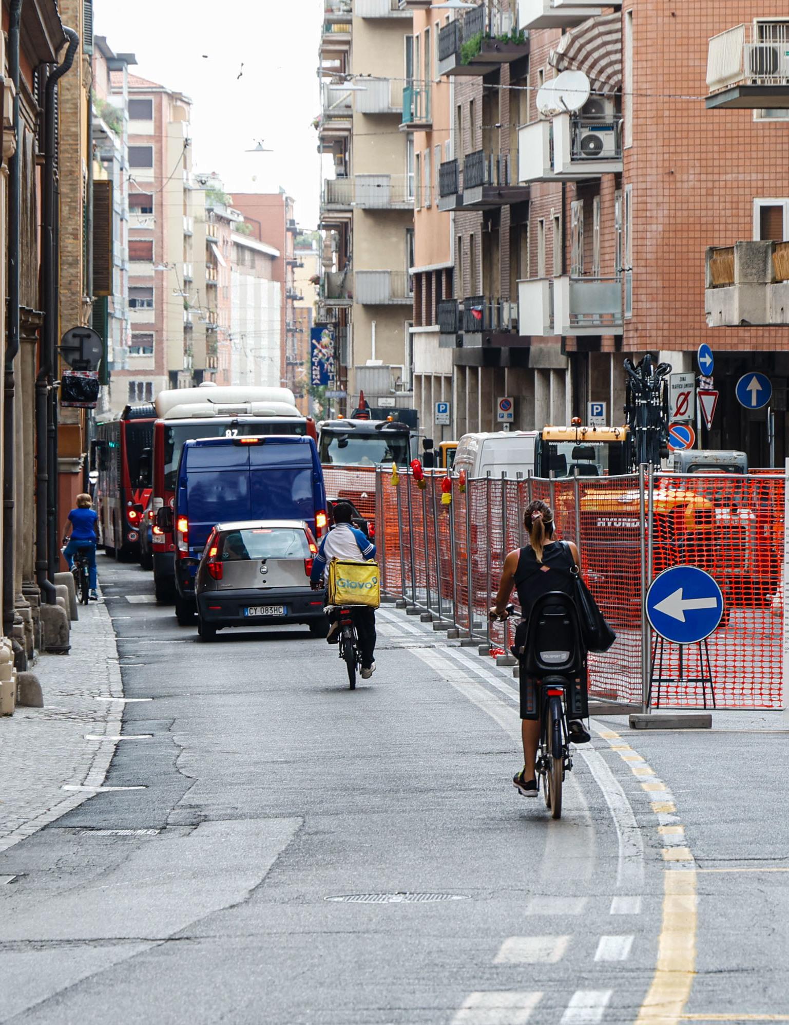 La linea Rossa del tram . Rush finale in via Lame, ultimi 230 metri in centro La linea Rossa del tram . Rush finale in via Lame, ultimi 230 metri in centro