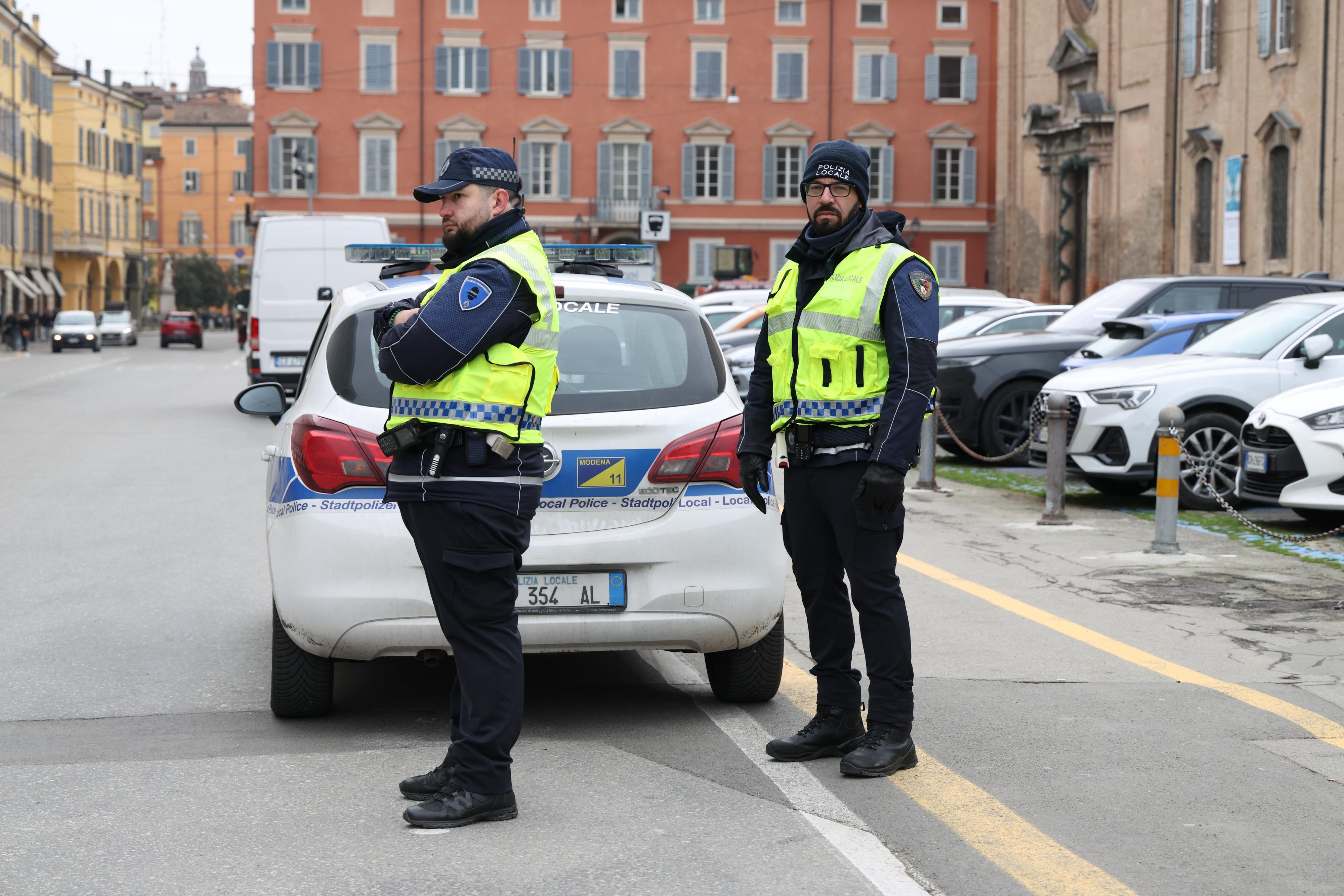 Schianto frontale due auto in tangenziale: un morto e un ferito Schianto frontale due auto in tangenziale: un morto e un ferito