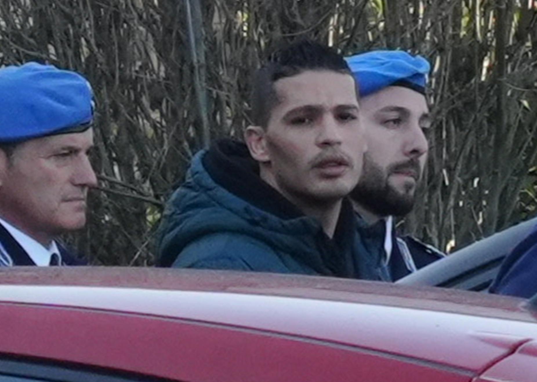 Alice, salma restituita ai familiari: "Avrà un degna sepoltura". Spunta un mozzicone: dna ignoto Alice, salma restituita ai familiari: "Avrà un degna sepoltura". Spunta un mozzicone: dna ignoto