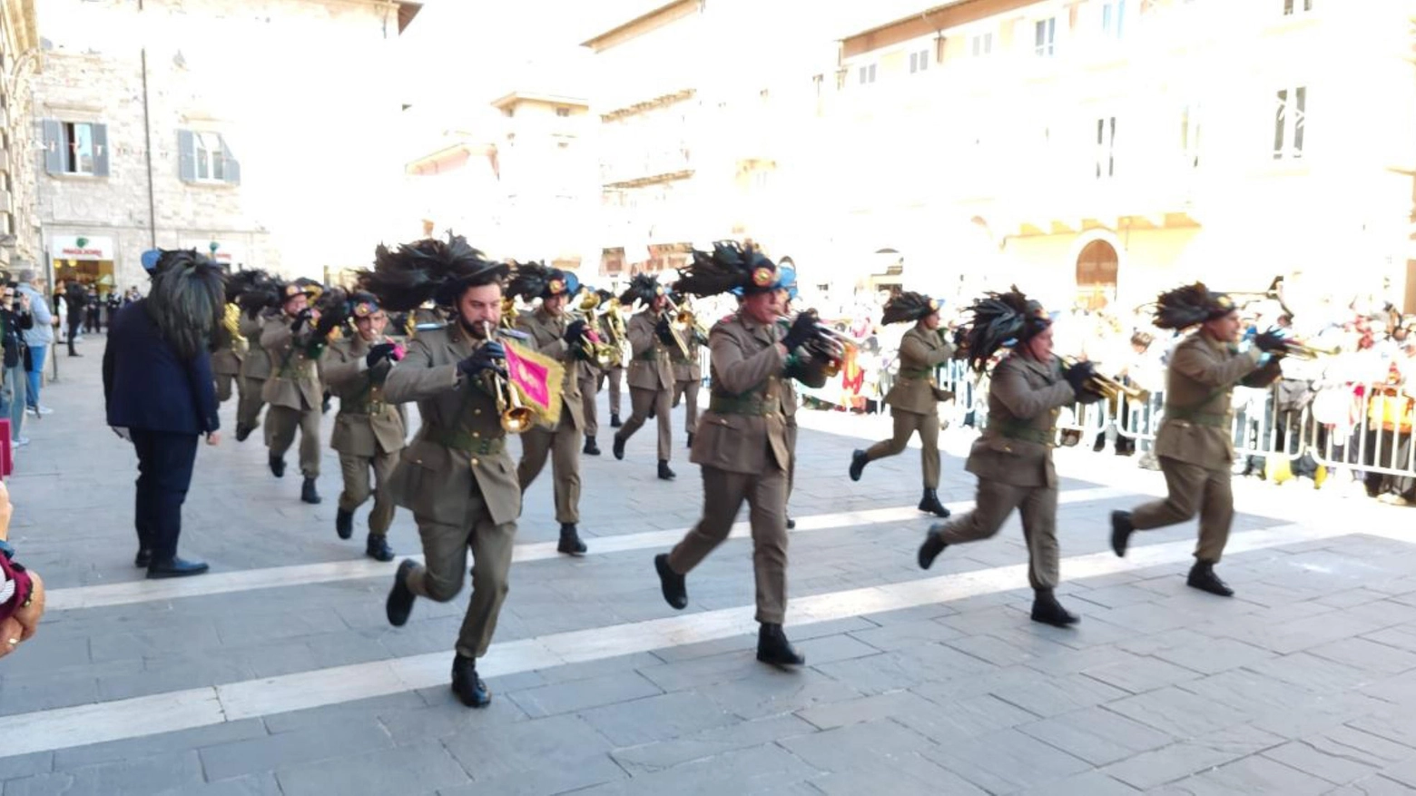 Raduno nazionale dei Bersaglieri ad Ascoli (Ansa)
