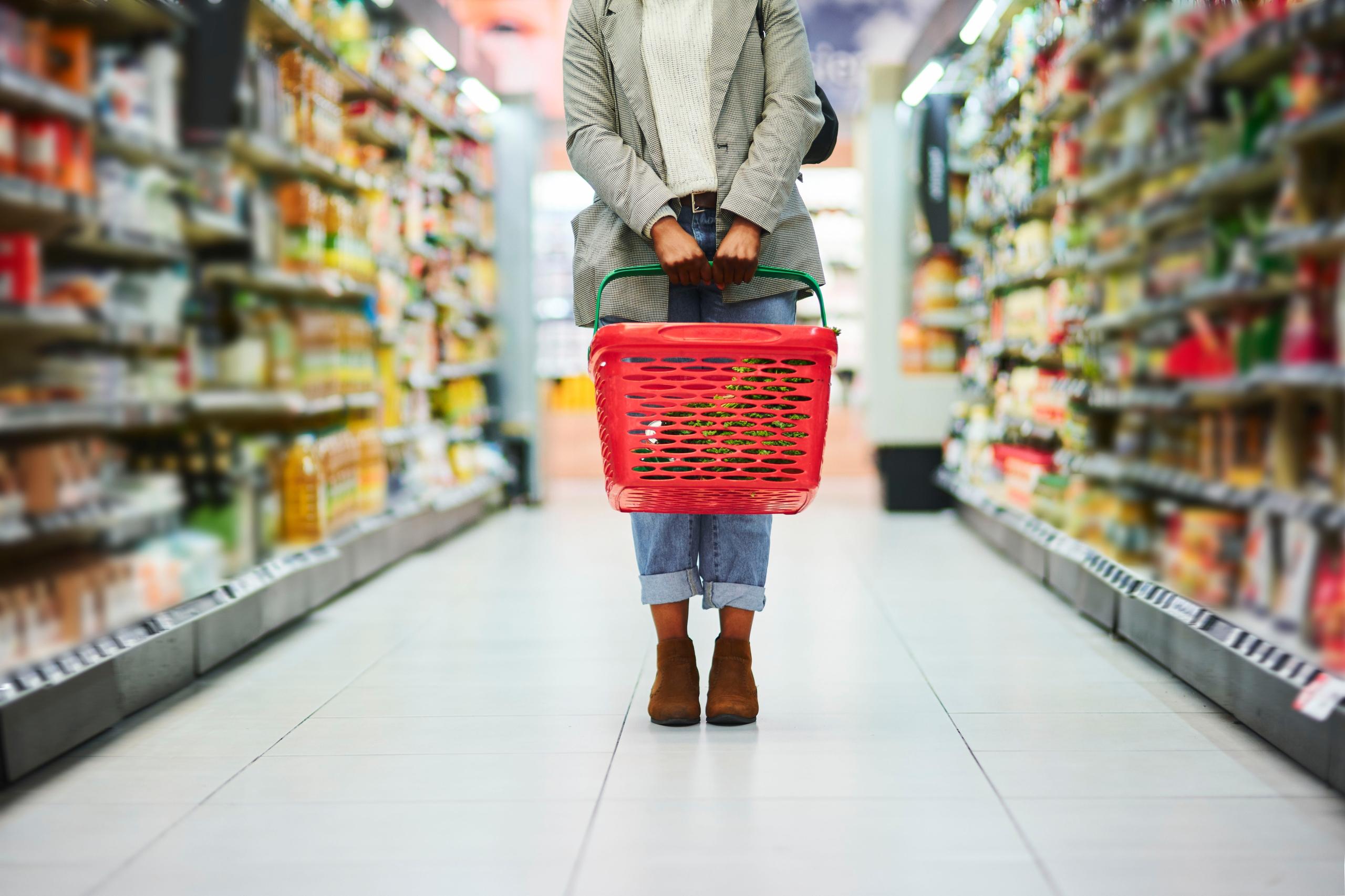 Supermercati aperti 1 maggio 2024 a Bologna: dove fare la spesa