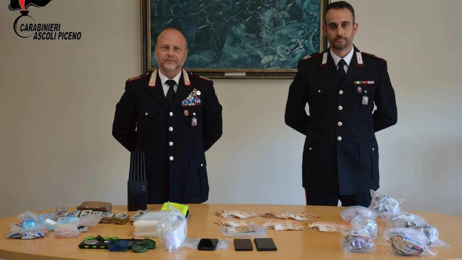 Cocaina nascosta anche in un armadio: due arrestati in Vallata