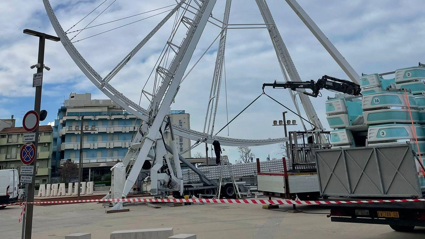 A Igea Marina la ruota panoramica sul portocanale torna con la gestione della famiglia Tamassia, che aprirà anche un lunapark. L'attrazione, alta 32 metri e senza barriere architettoniche, sarà pronta il 25 aprile per offrire una vista unica sul mare Adriatico e la città.