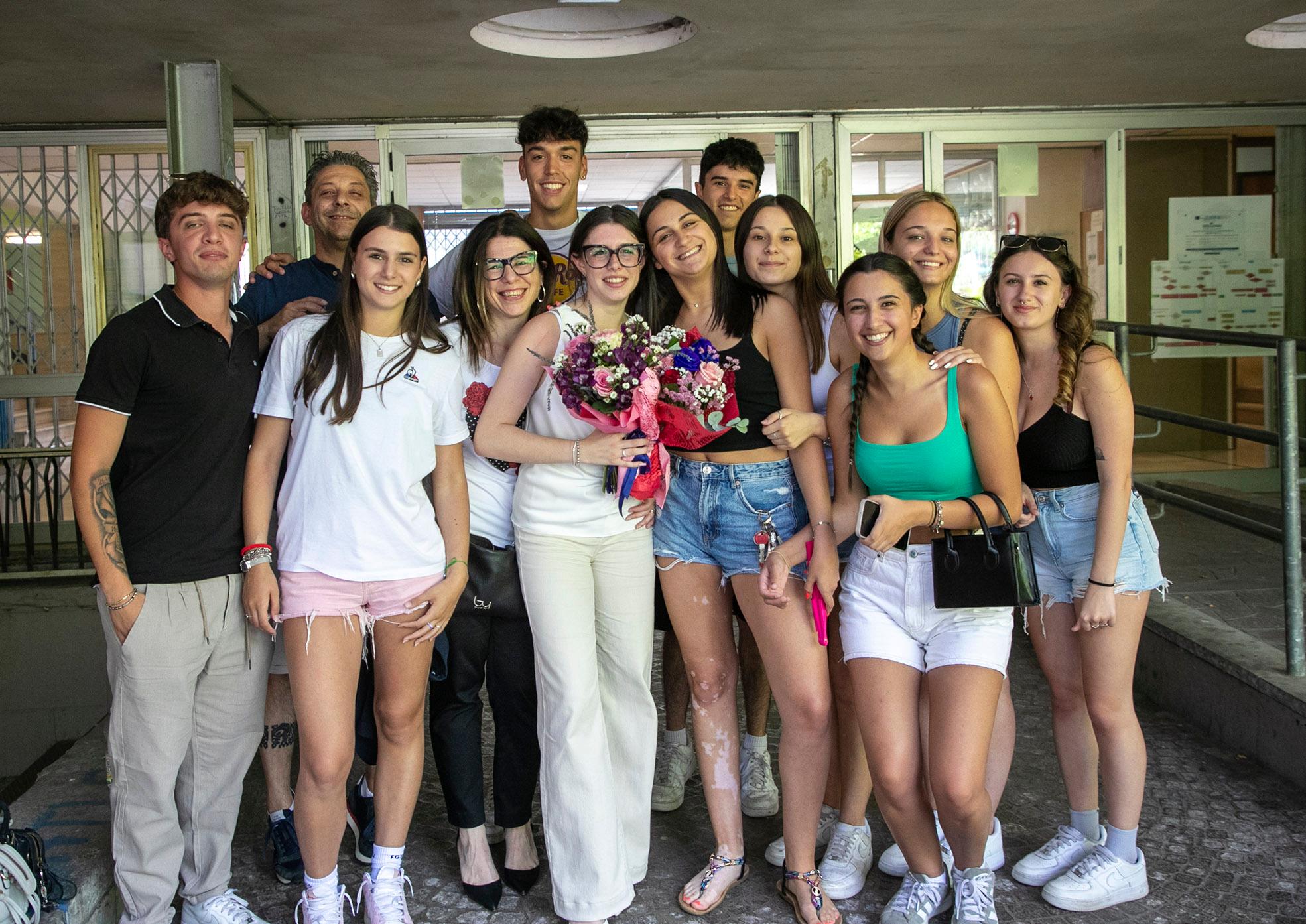 Imola festeggia i primi Maturi: “Grande umanità dei professori, ci aspetta l’esame del futuro” Imola festeggia i primi Maturi: “Grande umanità dei professori, ci aspetta l’esame del futuro”