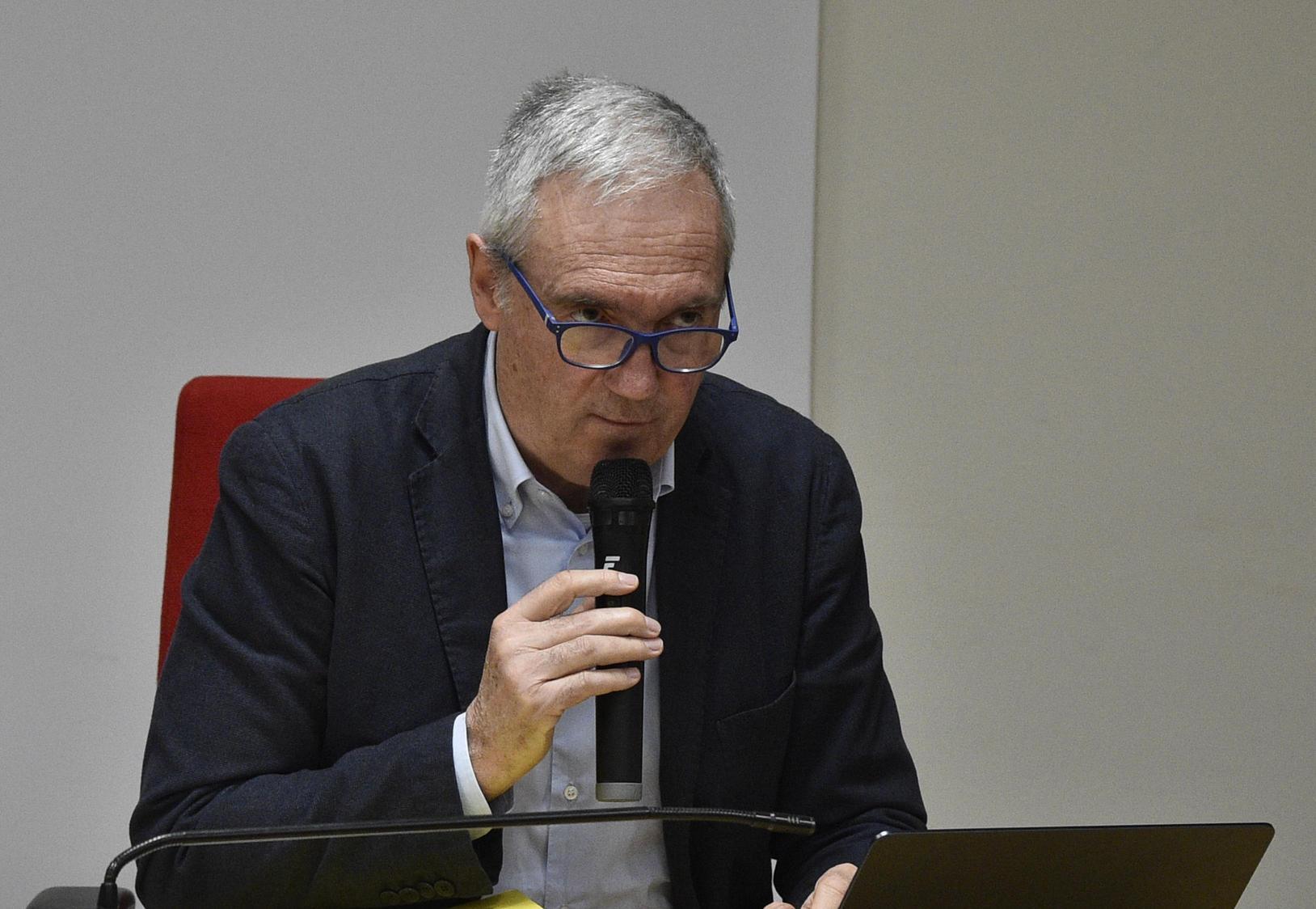 Gestione dell’acqua. Tariffe e investimenti, via al Piano d’ambito Gestione dell’acqua. Tariffe e investimenti, via al Piano d’ambito