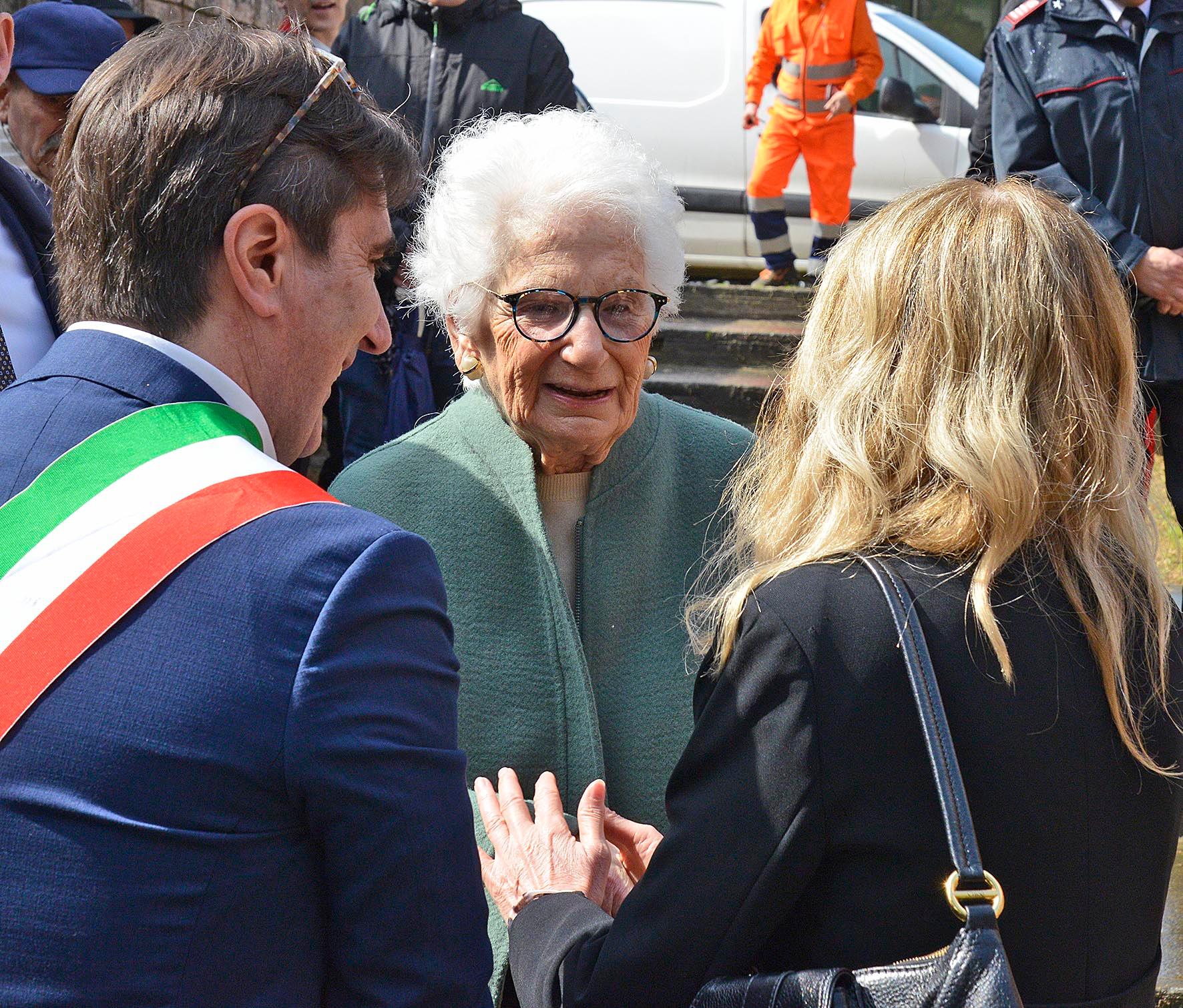 Insulti a Liliana Segre dopo la visita a Pesaro: in arrivo le denunce