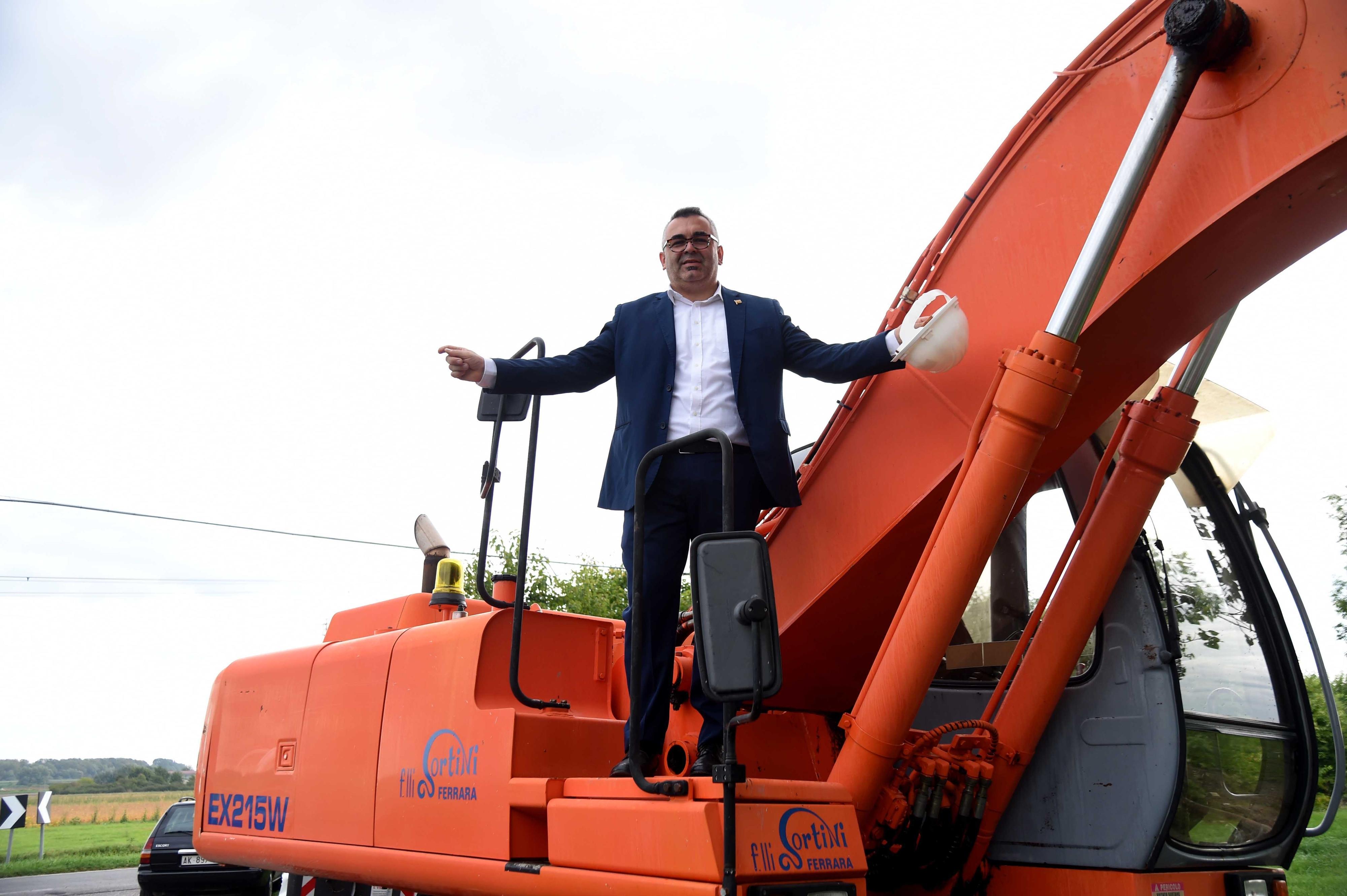 nicola lodi condannato a 7 mesi di reclusione l ex vicesindaco di ferrara demolì il campo nomadi da Ilrestodelcarlino.it nicola lodi condannato a 7 mesi di reclusione l ex vicesindaco di ferrara demolì il campo nomadi