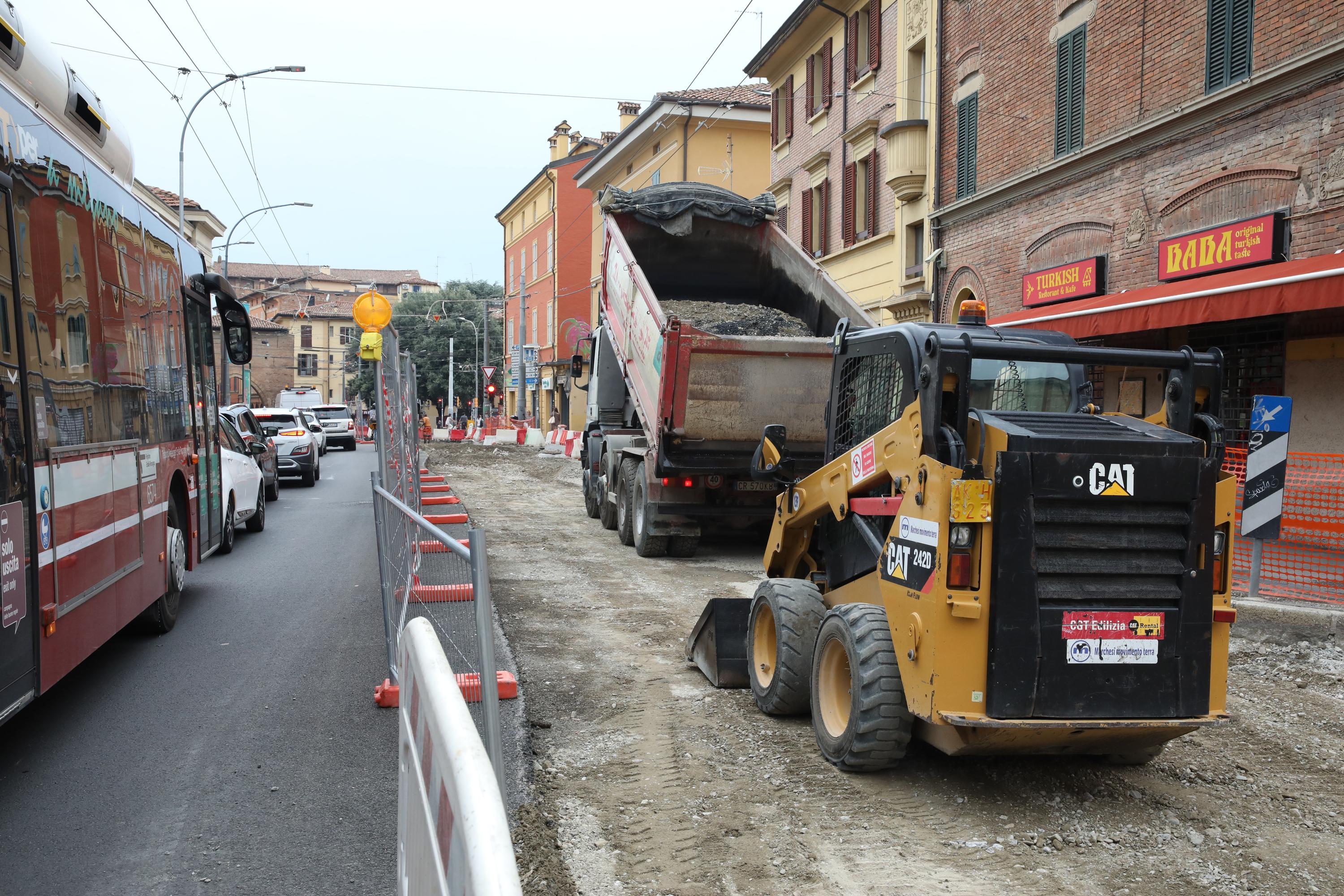 rivoluzione in via massarenti a bologna quando inizia il cantiere e come cambia la viabilit224