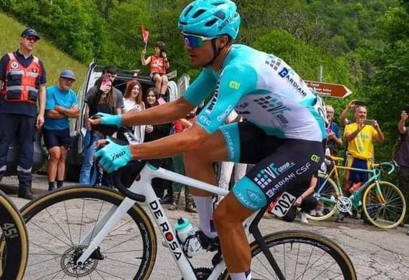 al tour di qinhzai covili nel gruppo