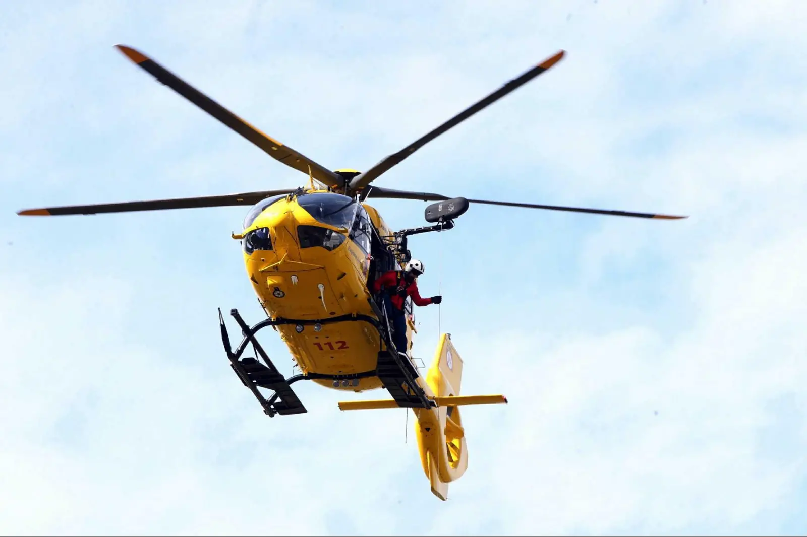 Incidente nel Forlivese: motociclista precipita in una scarpata