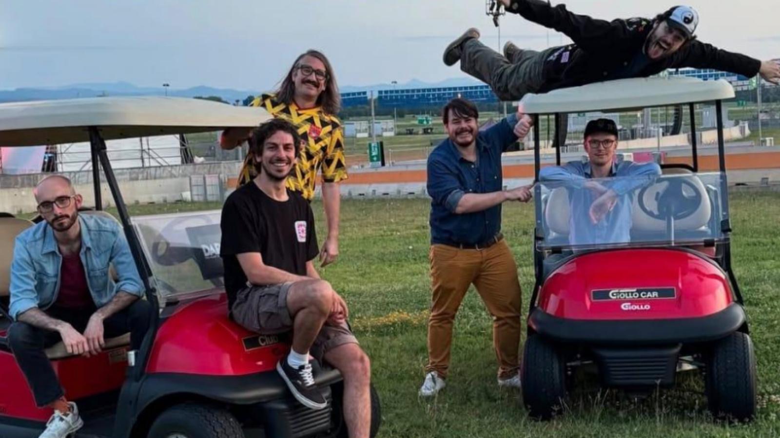 Pinguini oggi in concerto a Reggio Emilia: pronti al tuffo nel calore della Rcf Pinguini oggi in concerto a Reggio Emilia: pronti al tuffo nel calore della Rcf