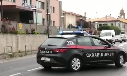 Fano, spacciava sotto casa: 46enne arrestato condannato e multato per 2400 euro