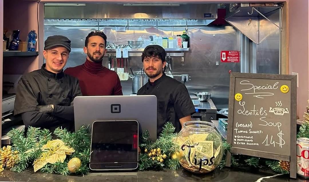 pasta fresca da Ilrestodelcarlino.it La pasta fresca a Broadway l’idea di tre ragazzi di Morrovalle | carbonara e ragù da passeggio