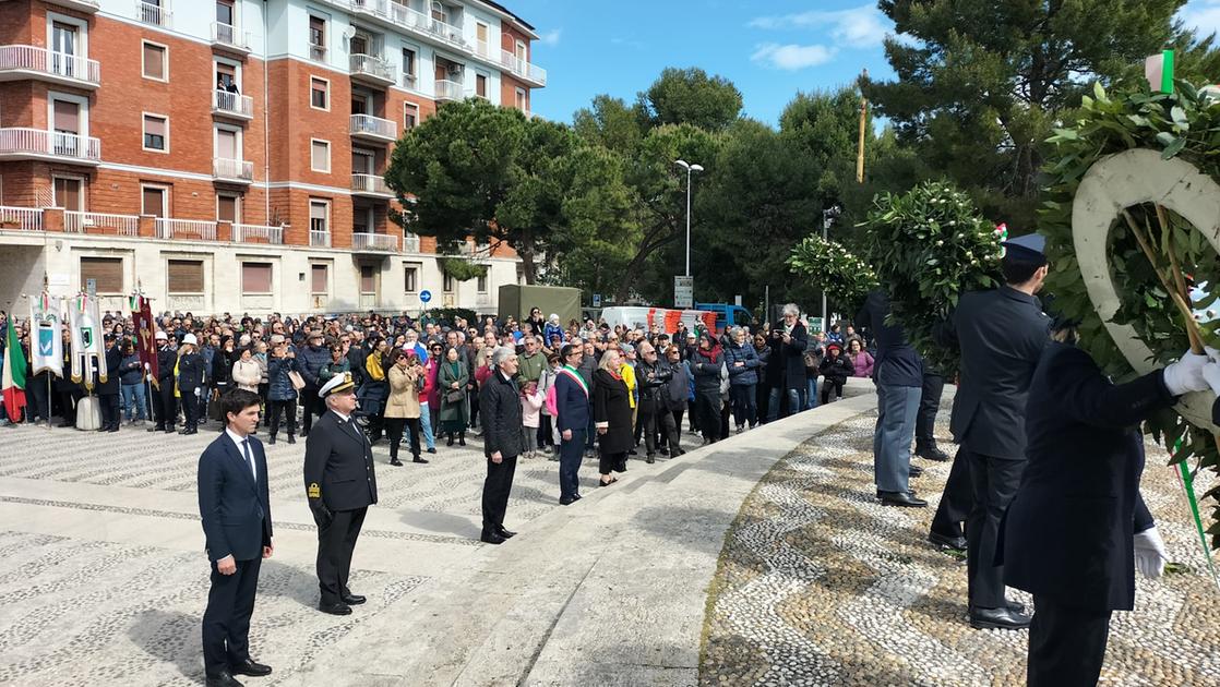 Celebrazioni del 25 aprile ad Ancona, il sindaco: “Grande occasione di unità nazionale”. Disordini al Passetto