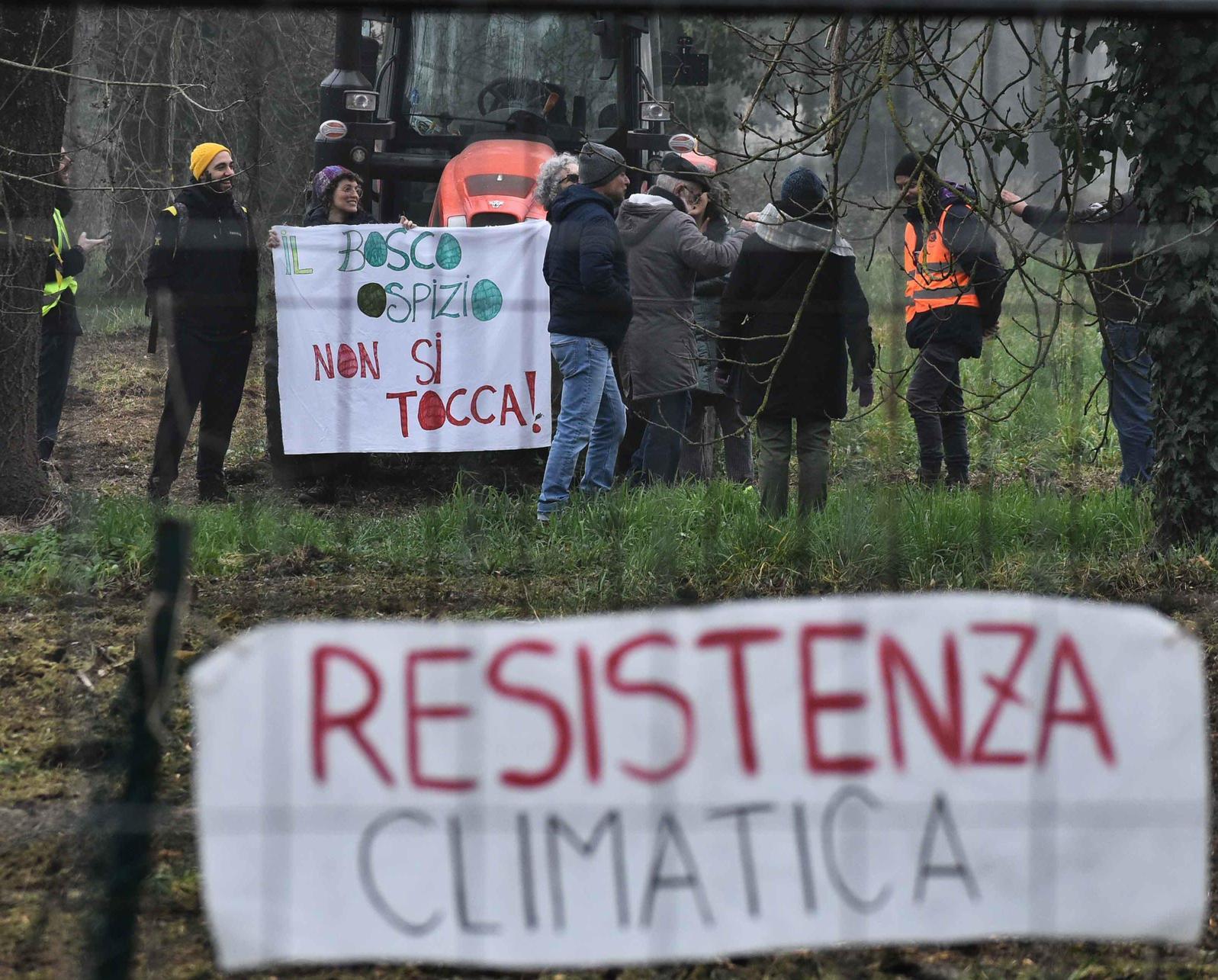 Bosco Ospizio, Regione: "Prescritta la multa a Conad per gli alberi tagliati" Bosco Ospizio, Regione: "Prescritta la multa a Conad per gli alberi tagliati"