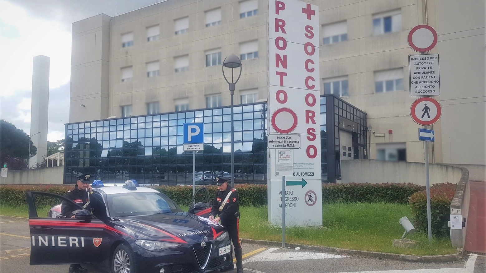 Intervenuti i carabinieri al pronto soccorso di Imola per aggressione a un medico