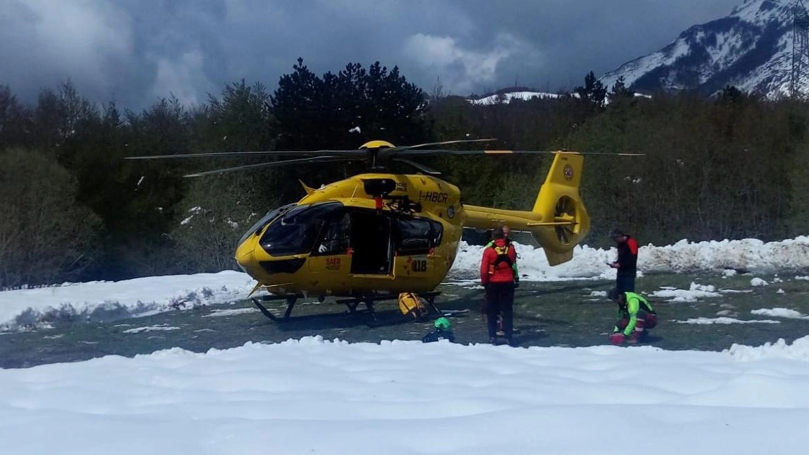 Scialpinista 51enne si rompe una tibia sul Monte La Nuda
