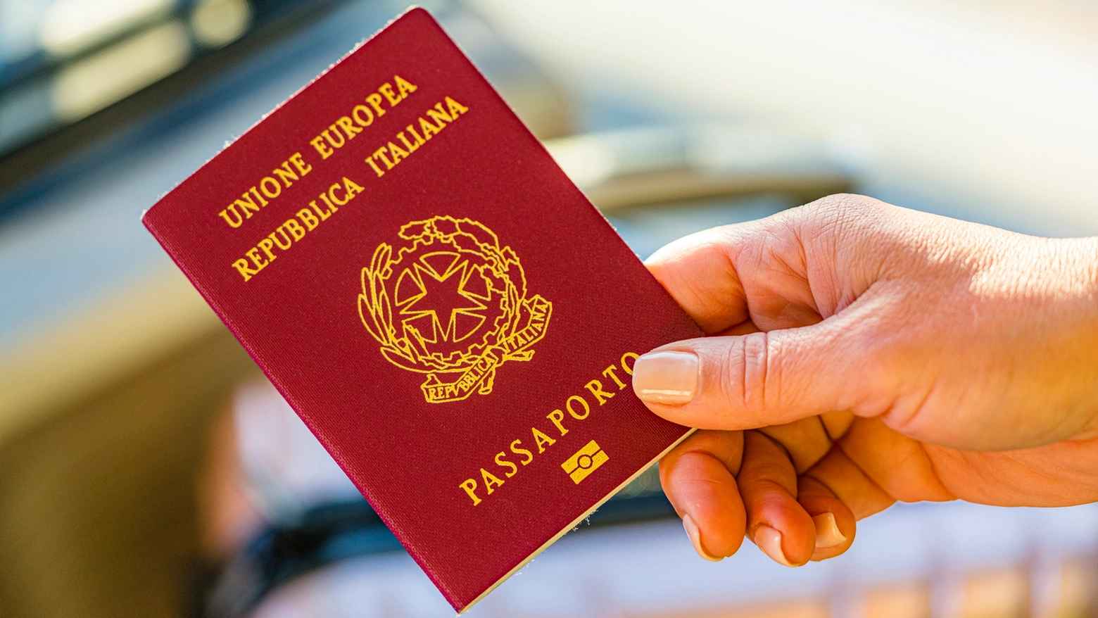 Tempi lunghi per ottenere il passaporto? La Questura di Bologna trova nuove soluzioni per far avere il documento velocemente