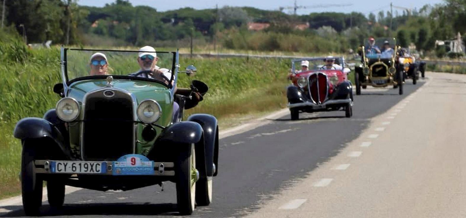 Autogirovagando nel passato: auto storiche in mostra tra Cervia e Milano Marittima Autogirovagando nel passato: auto storiche in mostra tra Cervia e Milano Marittima
