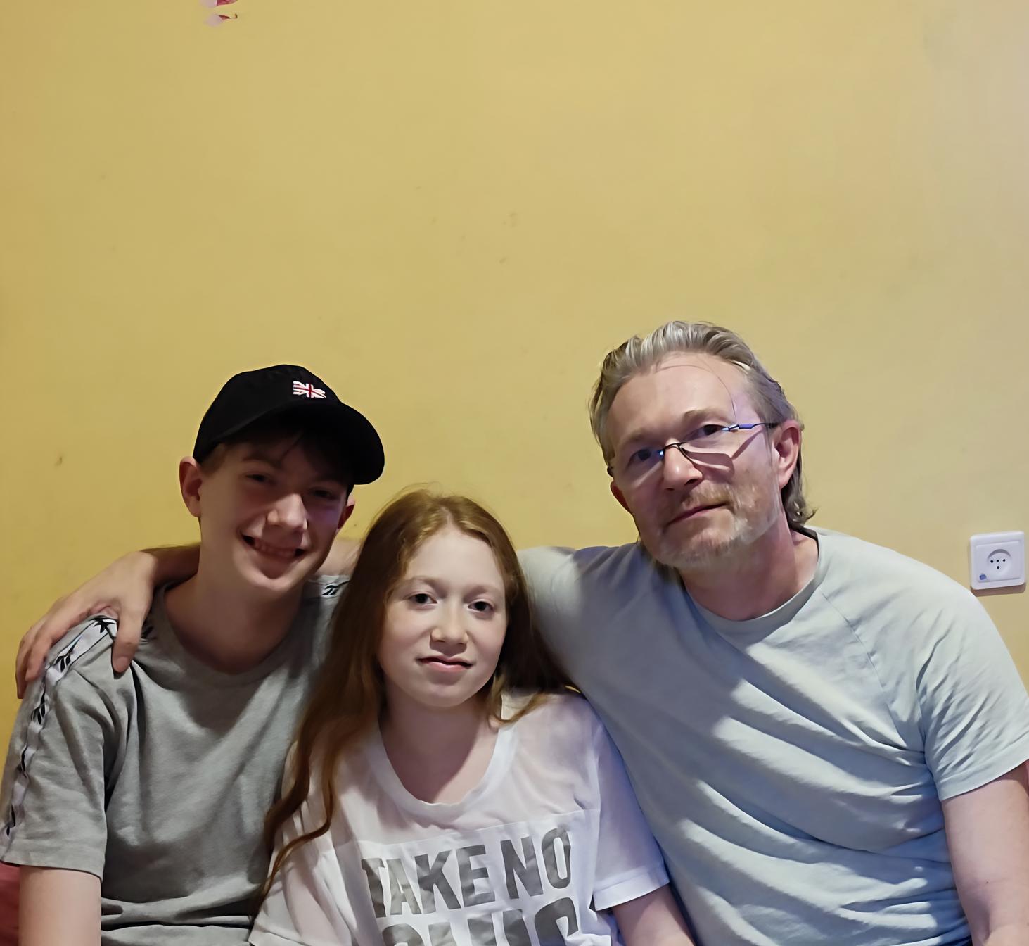 Famiglia bloccata in Israele: "Vogliamo tornare a casa" Famiglia bloccata in Israele: "Vogliamo tornare a casa"