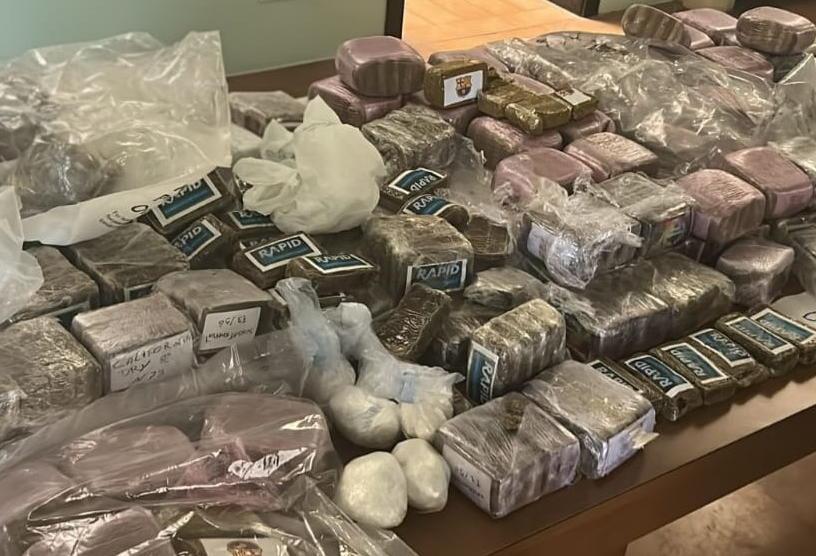 in casa a reggio emilia la base logistica dello spaccio