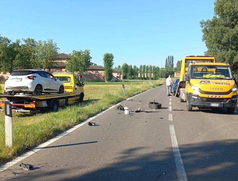 Rio Saliceto, due feriti gravi nello schianto tra auto Rio Saliceto, due feriti gravi nello schianto tra auto
