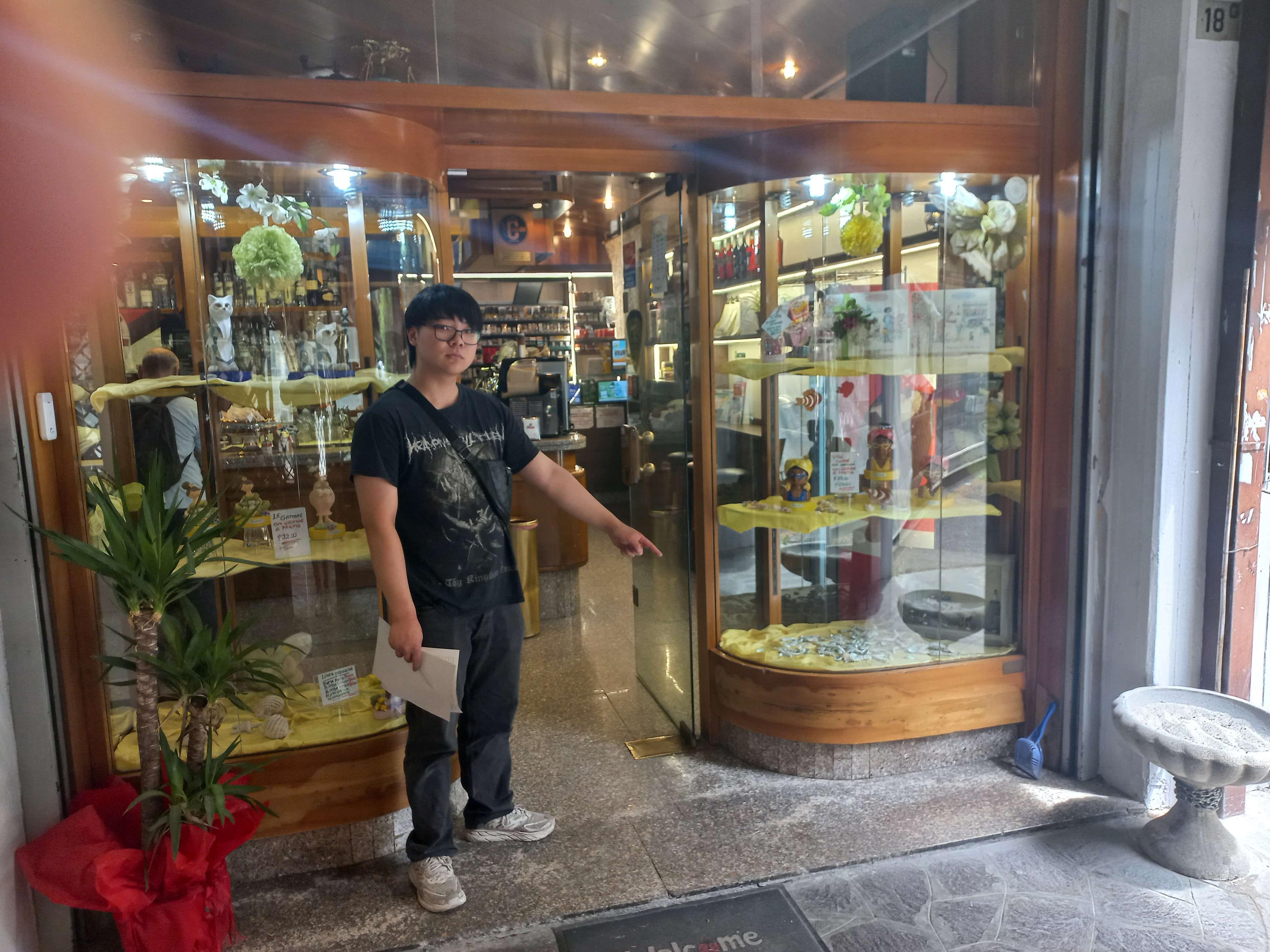 Raid fuori dal bar: rubate sigarette per 4.000 euro Raid fuori dal bar: rubate sigarette per 4.000 euro
