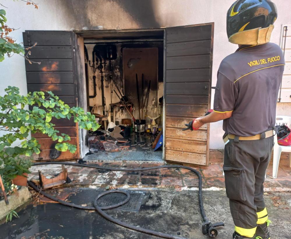 Novellara, fiamme in casa per un corto circuito Novellara, fiamme in casa per un corto circuito