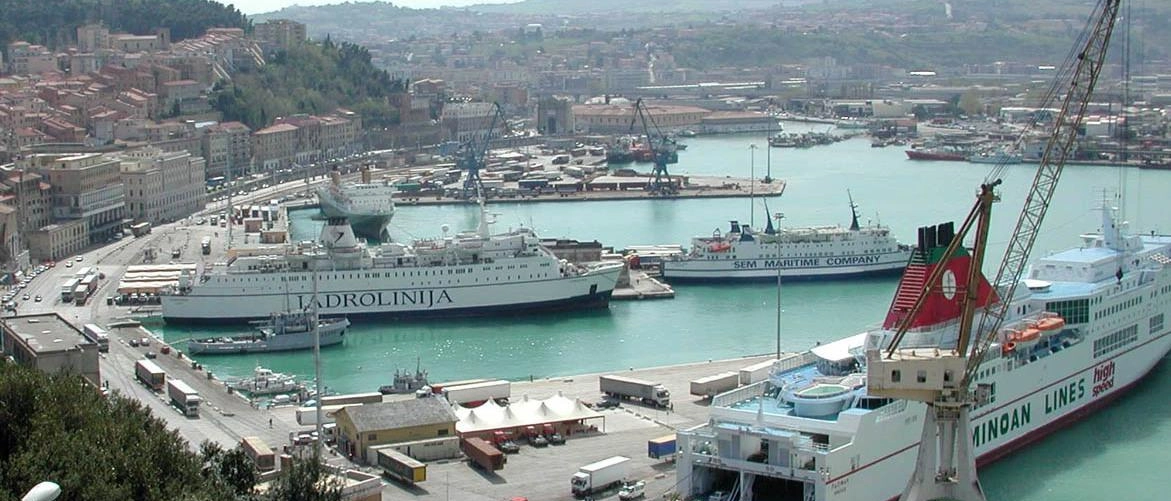 Ancona, i numeri dell’Autorità portuale. Sarà allungata una banchina per costruire navi più grandi