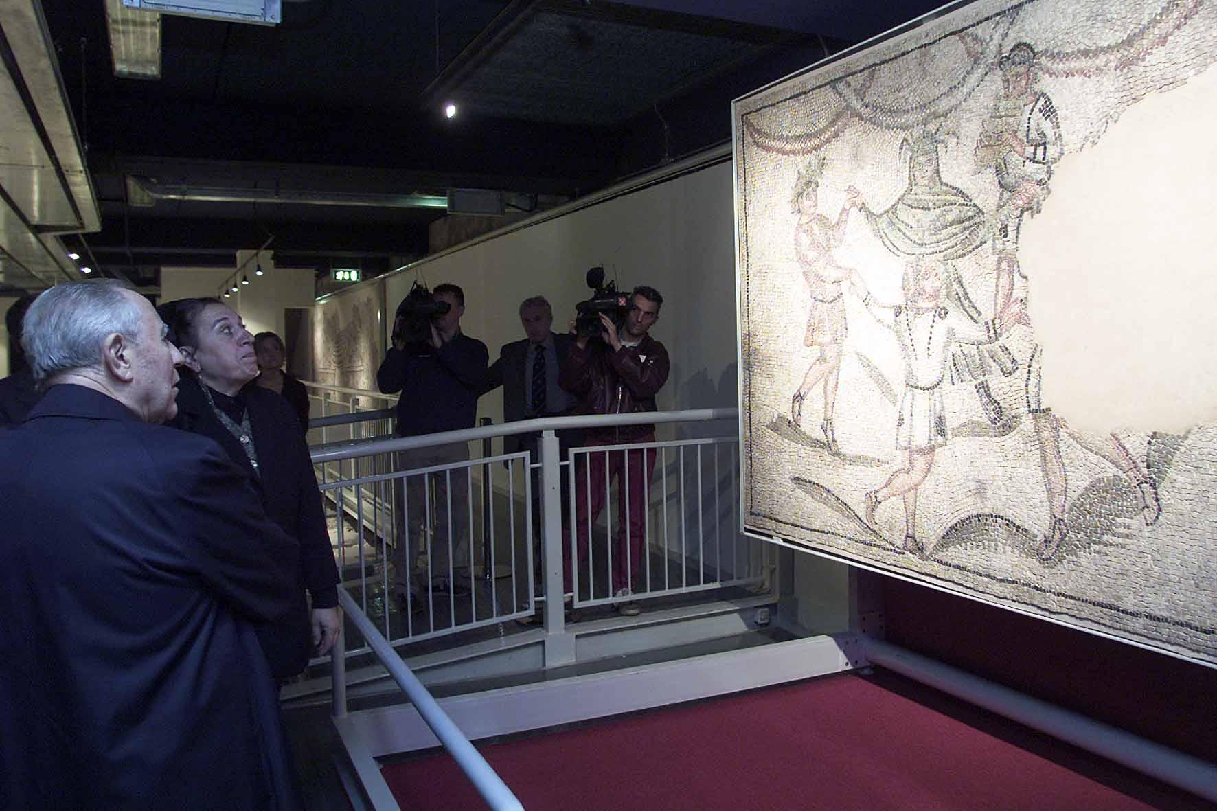 Ravenna ieri da Ilrestodelcarlino.it Ravenna ieri e oggi Una città in movimento Il porto e la viabilità le sfide da vincere