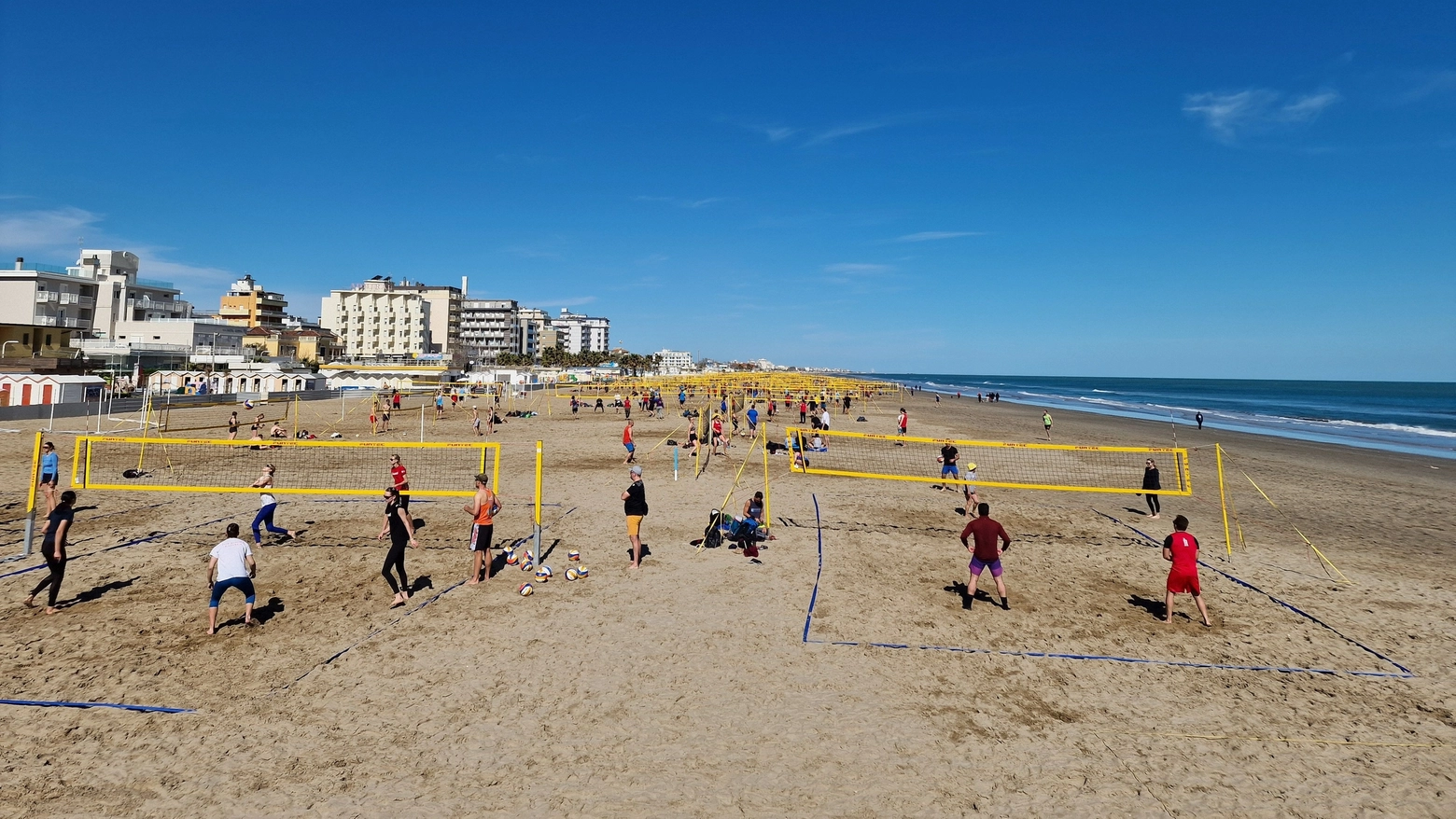 E’ iniziata nella giornata di Pasquetta la venticinquesima edizione di uno dei maggiori tornei italiani di beach volley, in programma dal 1° al 7 aprile 2024