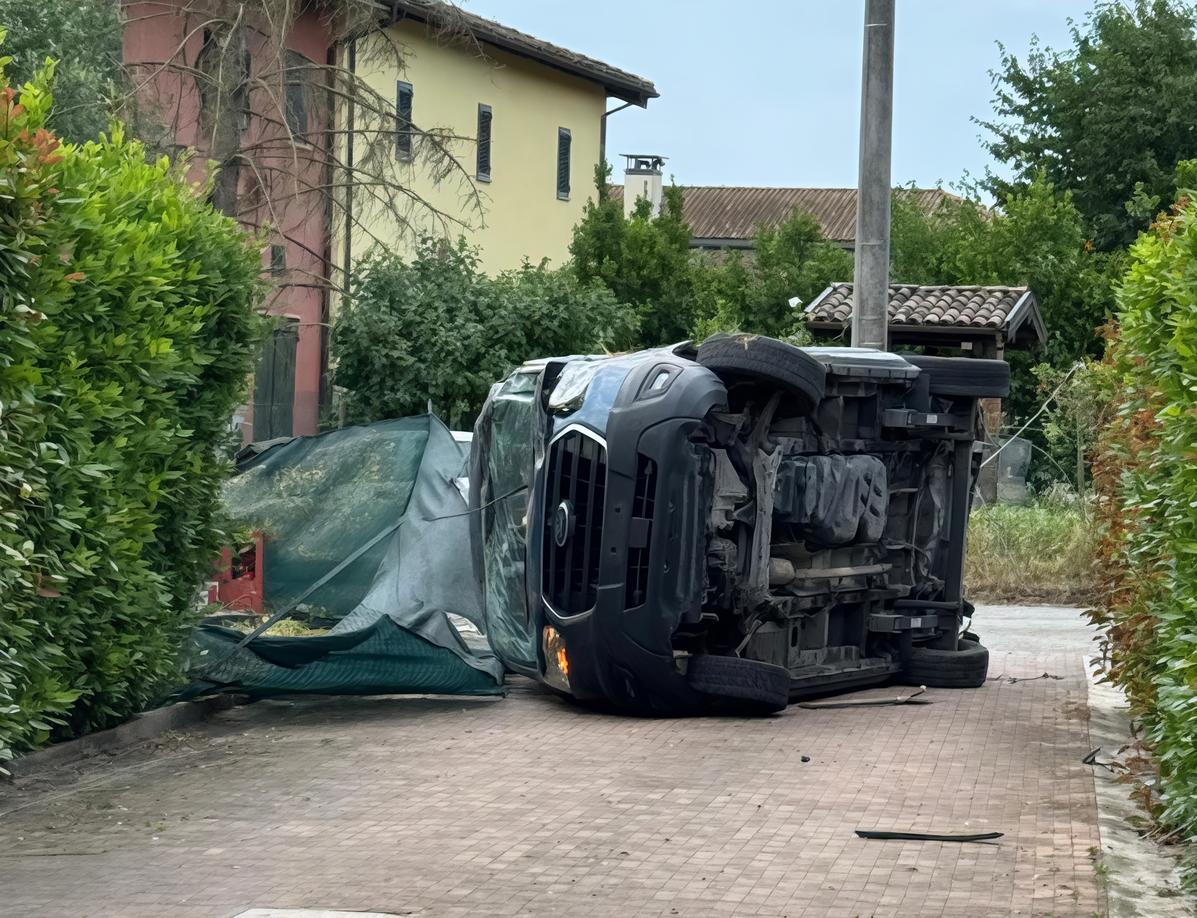 "Tragedia sfiorata nella strada insicura" "Tragedia sfiorata nella strada insicura"