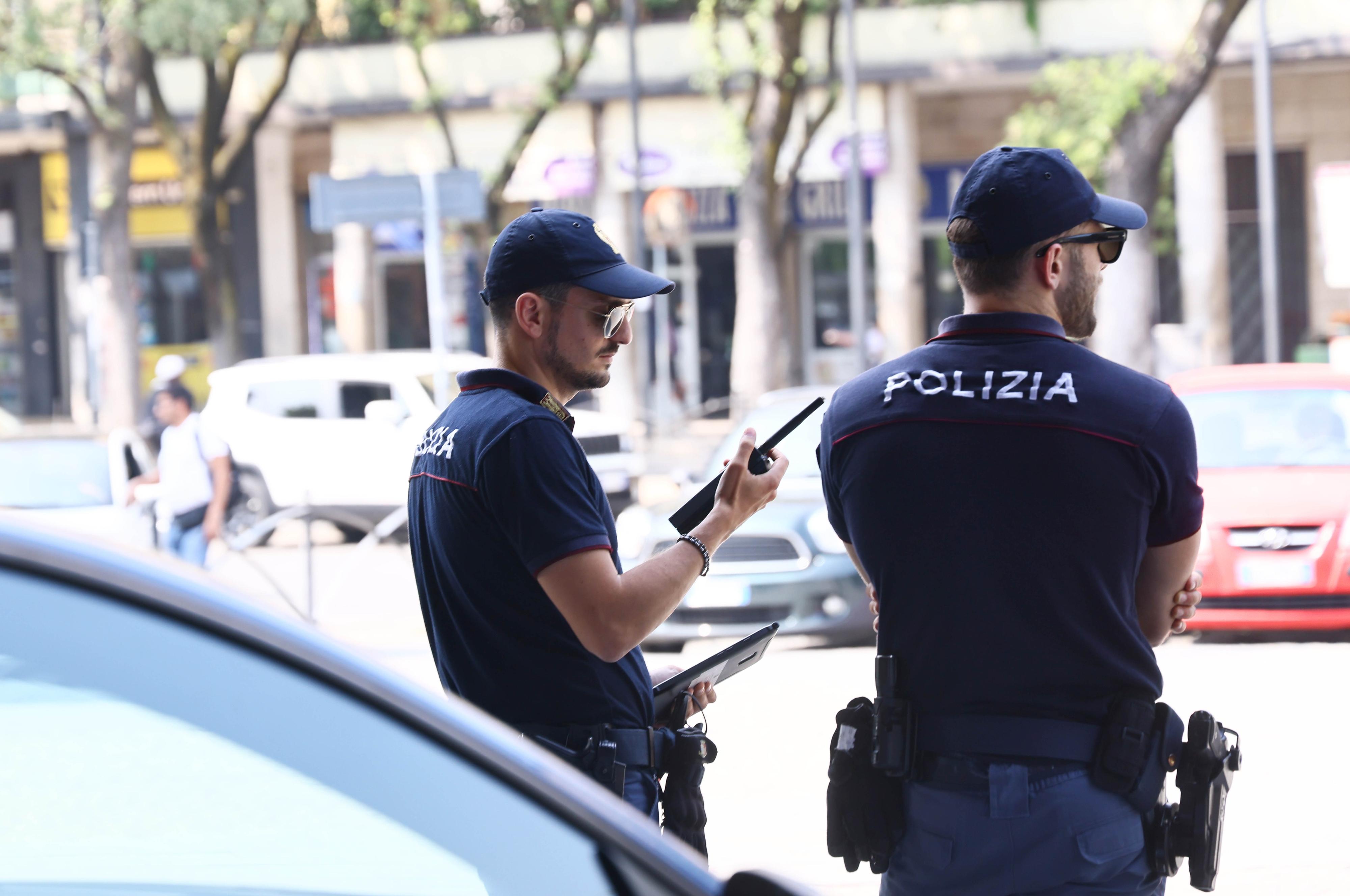 Spedizione punitiva al parco: 16 preso a bastonate, 6 ragazzini denunciati dalla polizia Spedizione punitiva al parco: 16 preso a bastonate, 6 ragazzini denunciati dalla polizia