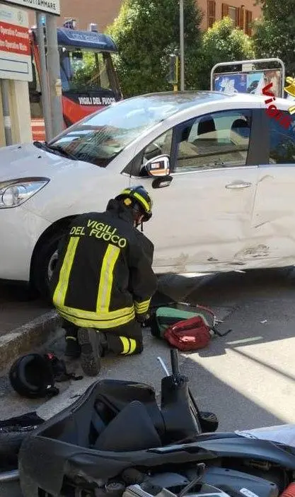 Schianto, grave un giovane