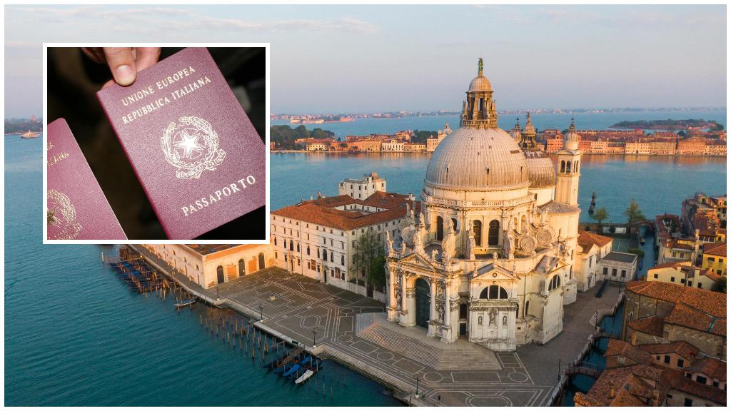 Ticket Venezia, va in scena la protesta: passaporti simbolici ai turisti. La beffa: “Il pagamento non limita gli accessi”
