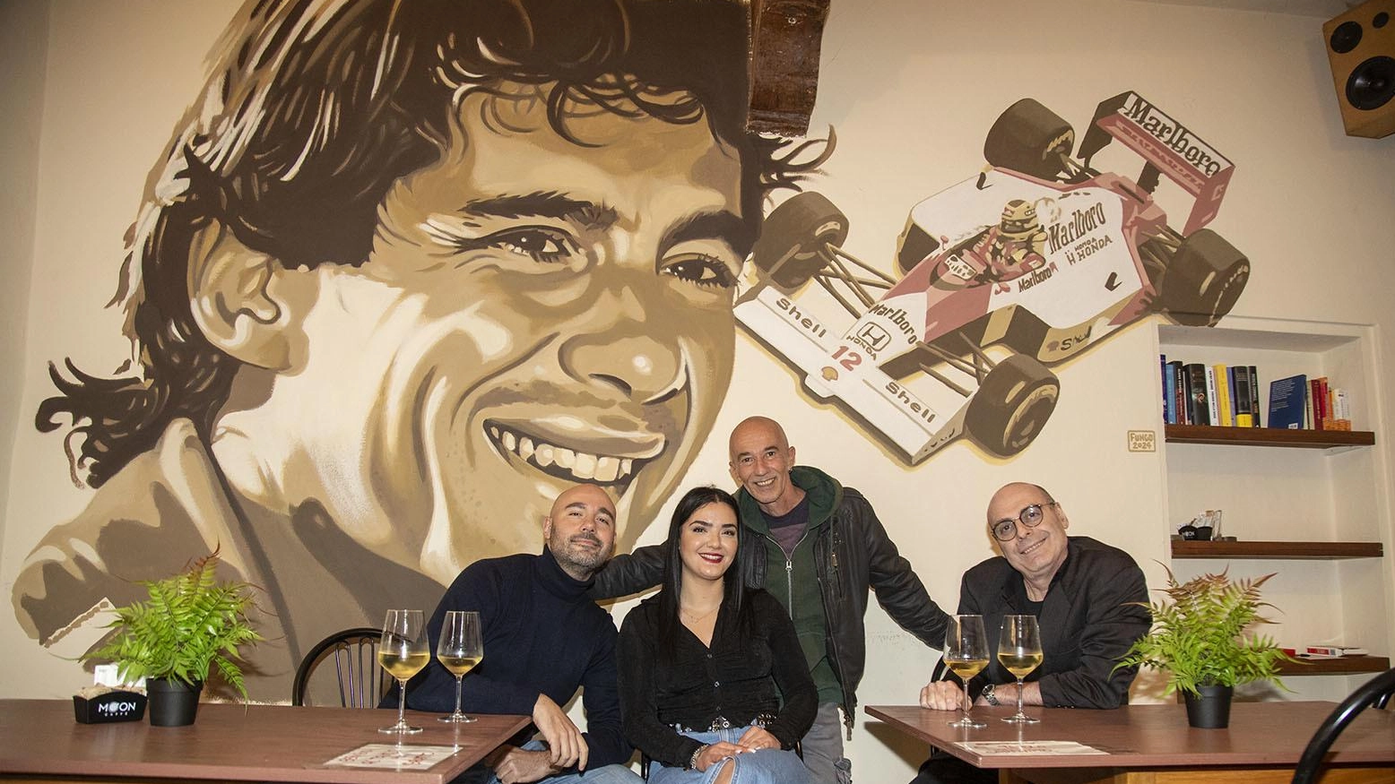 L’omaggio ad Ayrton Senna. Murale al Caffè del Duomo