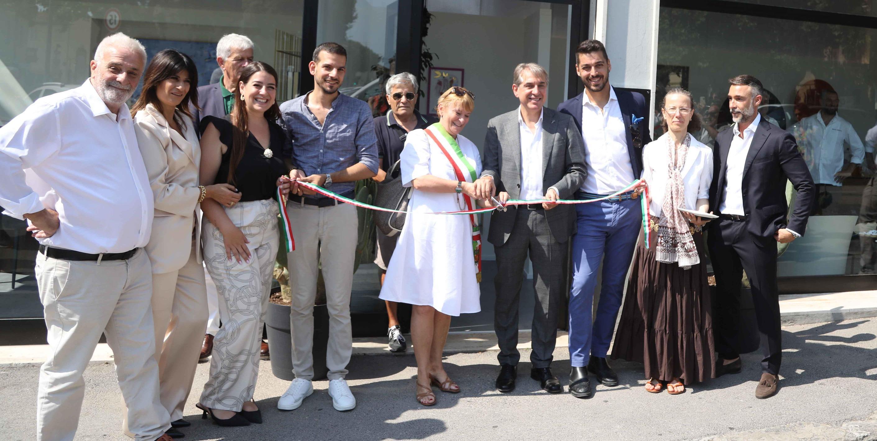 Nuova Casa in piazza Baracca: "Sede trasparente perché ci vedano" Nuova Casa in piazza Baracca: "Sede trasparente perché ci vedano"