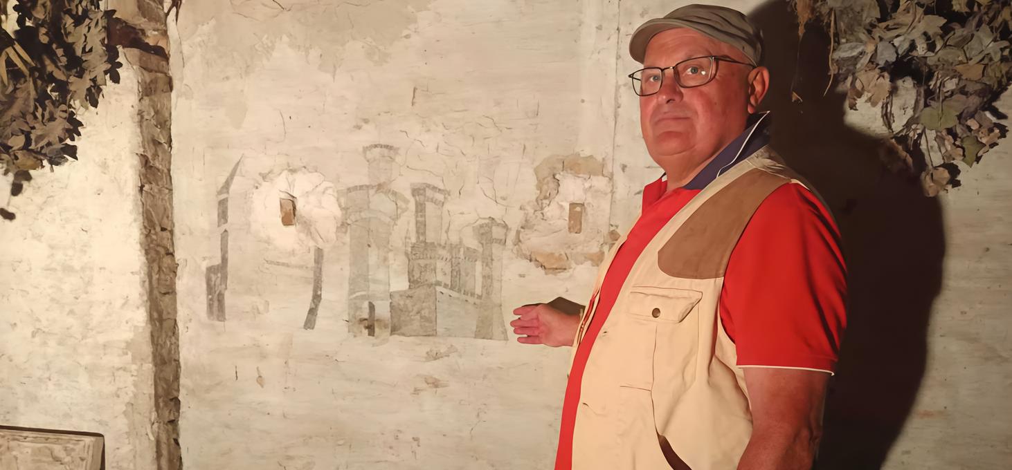 Affiora un dipinto del Castello Estense. Sul muro il mistero del pittore fantasma Affiora un dipinto del Castello Estense. Sul muro il mistero del pittore fantasma