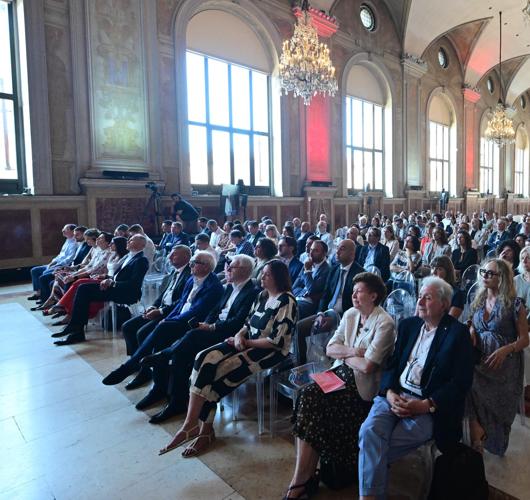 camst 80 anni in prima linea bilancio con sette milioni di utili