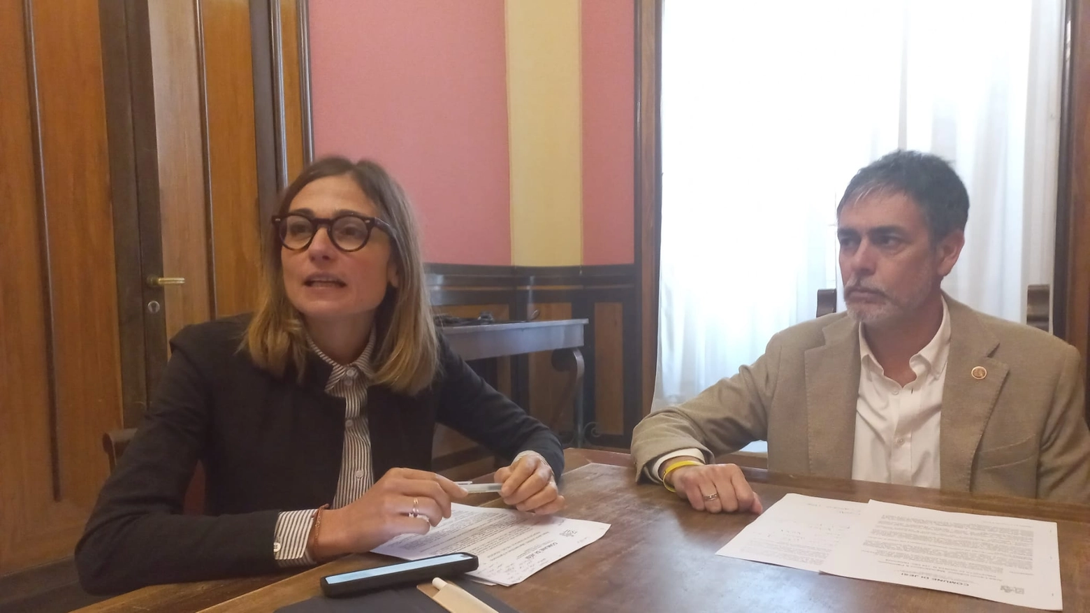 L'assessora ai Lavori pubblici Valeria Melappioni e il sindaco Lorenzo Fiordelmondo