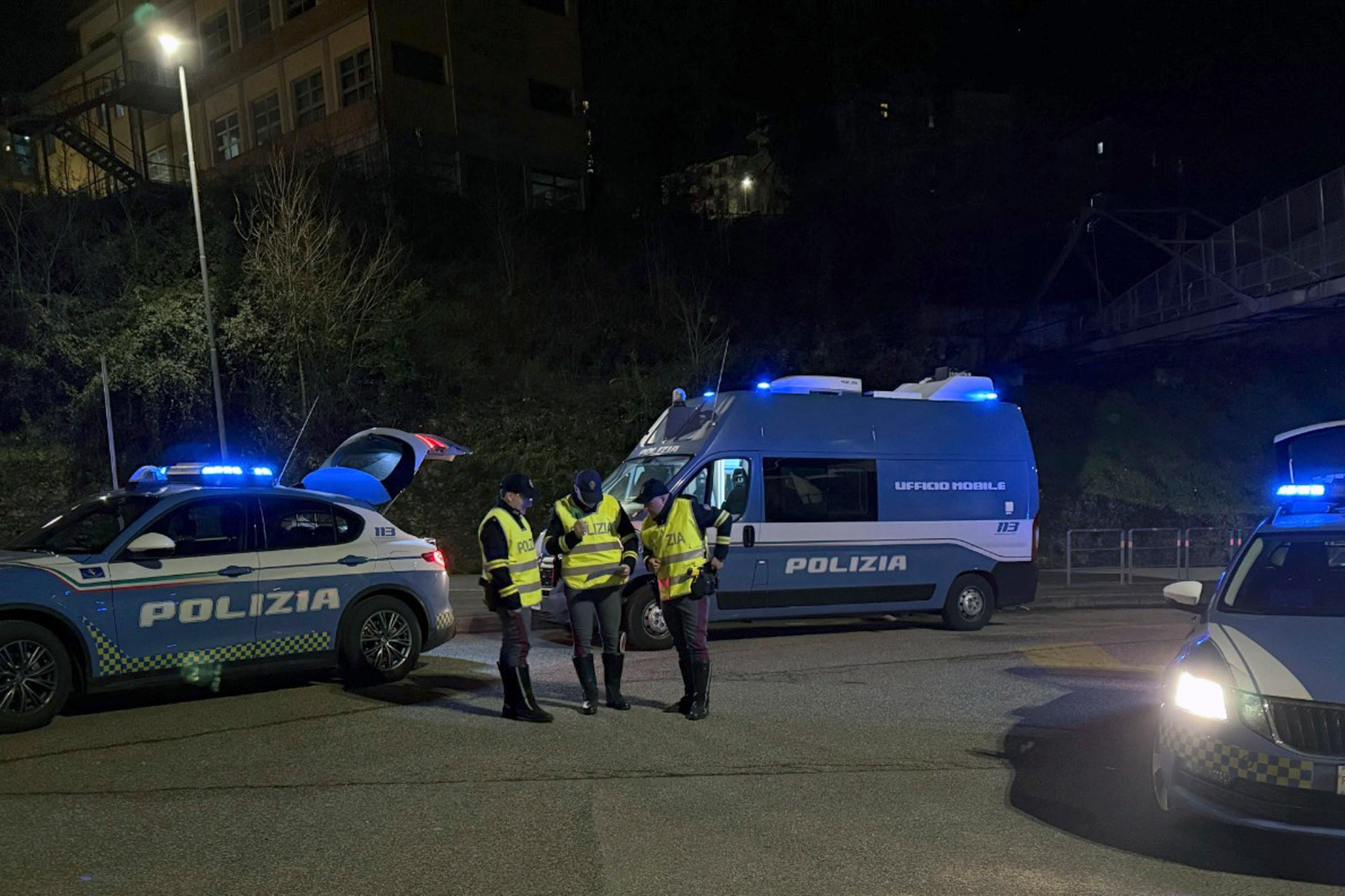 Pesaro, controlli straordinari sul lungomare: arrestato un ricercato per rapina Pesaro, controlli straordinari sul lungomare: arrestato un ricercato per rapina