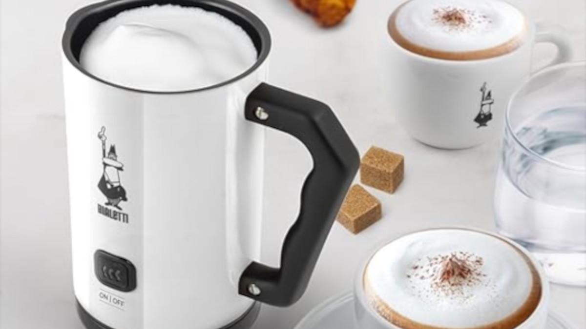 Cappuccino cremoso come al bar: il montalatte Bialetti è scontato del 34% su Amazon Cappuccino cremoso come al bar: il montalatte Bialetti è scontato del 34% su Amazon
