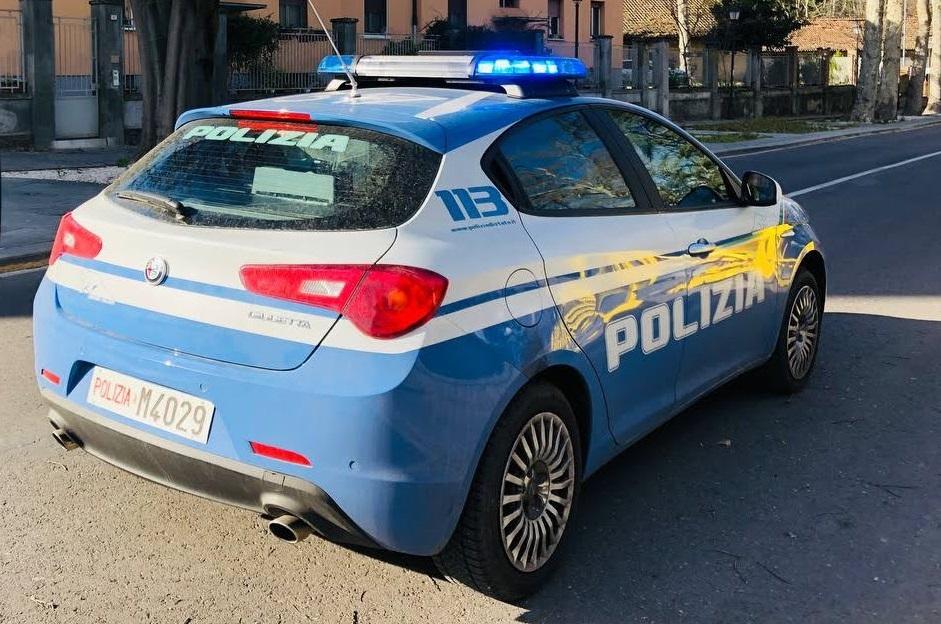Reggio Emilia, fermato con droga dopo inseguimento su moto rubata Reggio Emilia, fermato con droga dopo inseguimento su moto rubata